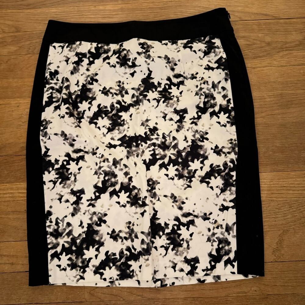 Apt. 9 black cream abstract print knee length pencil skirt size 8
b30